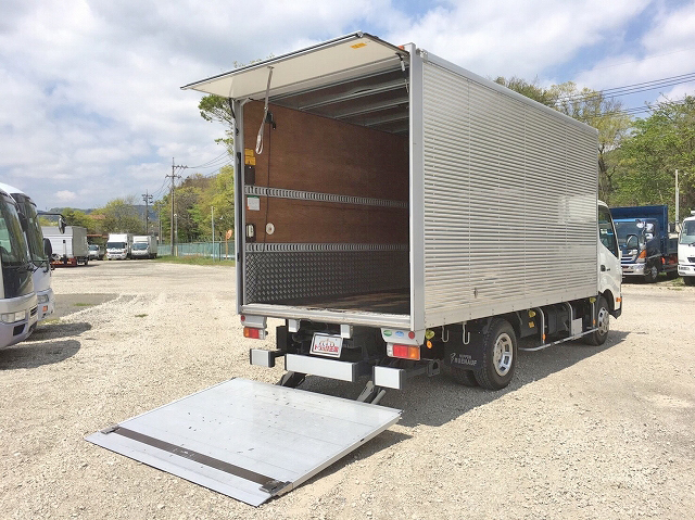 日野デュトロアルミバン小型（2t・3t）[写真02]