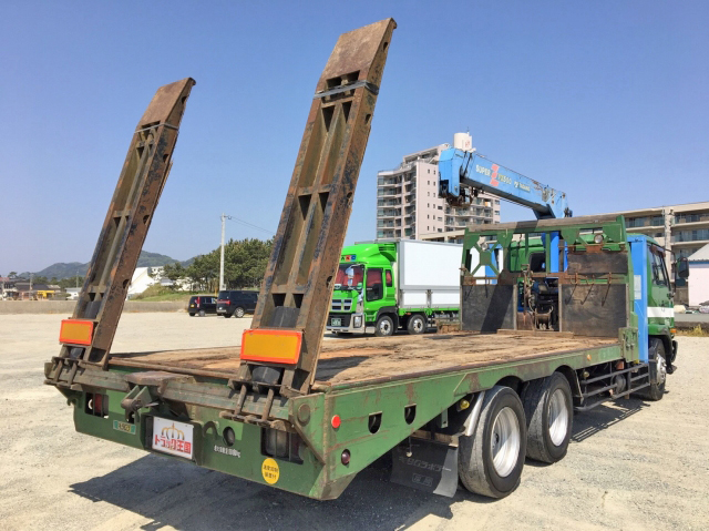 UDトラックスコンドルセルフクレーン3段増トン（6t・8t）[写真02]