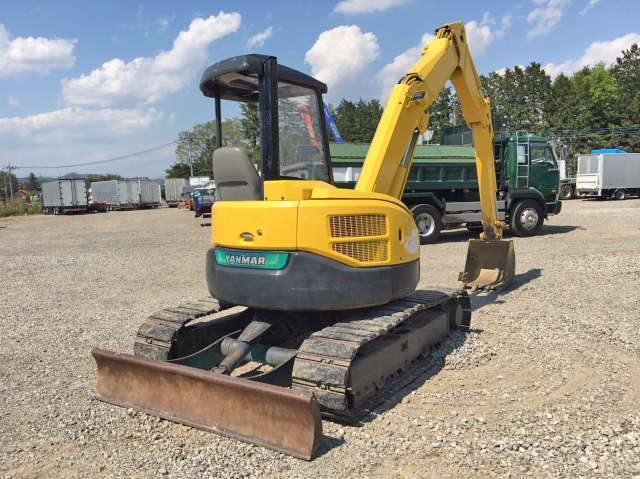 ヤンマーミニユンボ（ミニバックホー）[写真02]