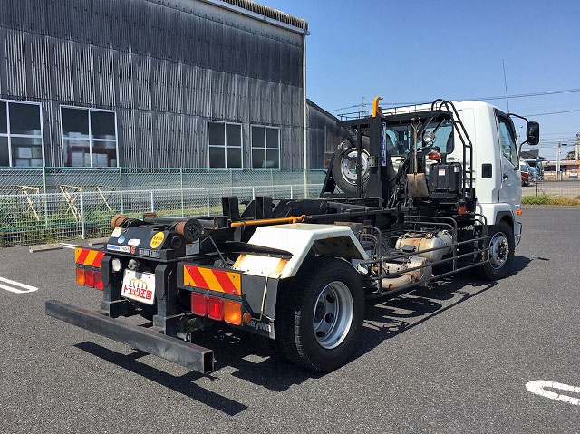 三菱ふそうファイターアームロール増トン（6t・8t）[写真02]