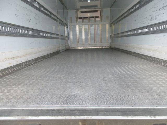 日野レンジャー冷凍車（冷蔵車）中型（4t）[写真14]