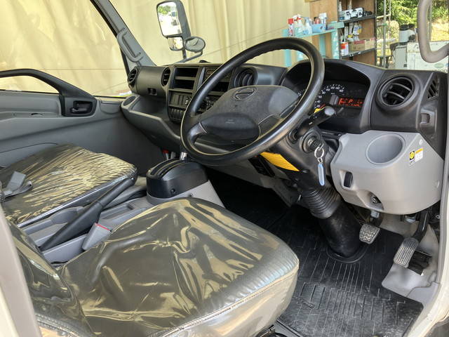 日野デュトロダブルキャブ（Wキャブ）小型（2t・3t）[写真28]