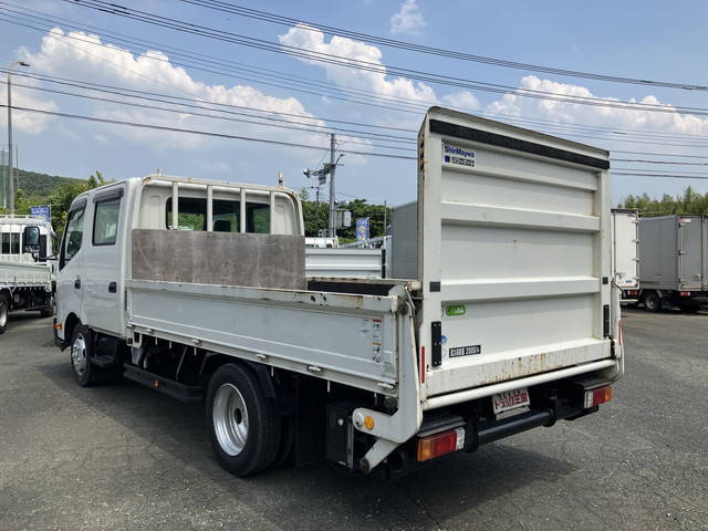 日野デュトロダブルキャブ（Wキャブ）小型（2t・3t）[写真04]