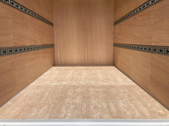 三菱ふそうキャンターアルミバン小型（2t・3t）[写真11]