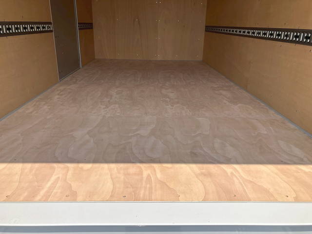 三菱ふそうキャンターアルミバン小型（2t・3t）[写真10]