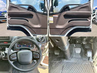 三菱ふそうキャンターアルミバン小型（2t・3t）[写真17]