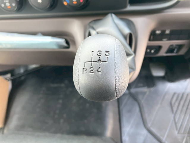 三菱ふそうキャンターアルミバン小型（2t・3t）[写真30]