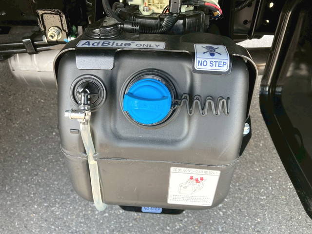 三菱ふそうキャンターアルミバン小型（2t・3t）[写真38]