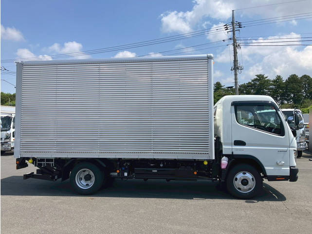 三菱ふそうキャンターアルミバン小型（2t・3t）[写真04]