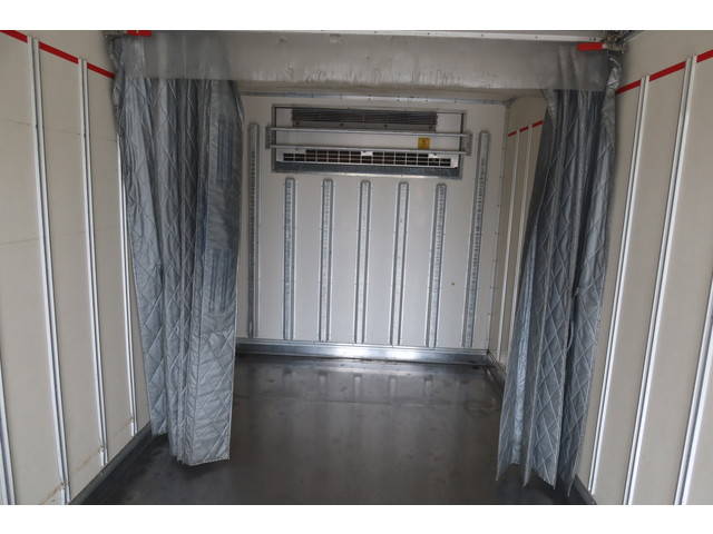 いすゞエルフ冷凍車（冷蔵車）小型（2t・3t）[写真11]