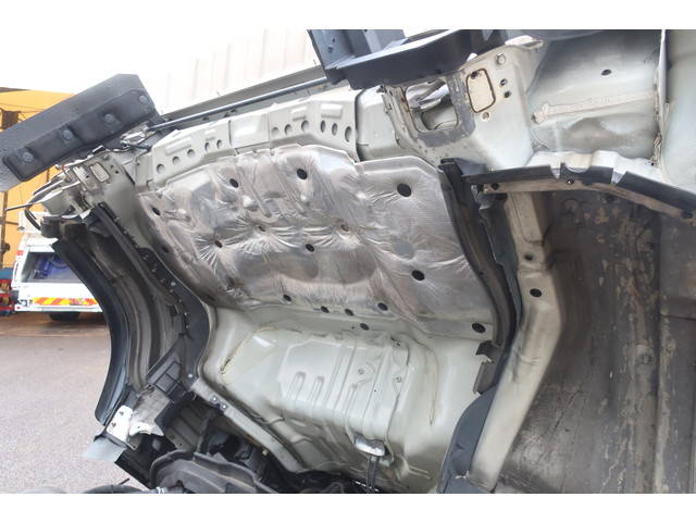 いすゞエルフ冷凍車（冷蔵車）小型（2t・3t）[写真12]