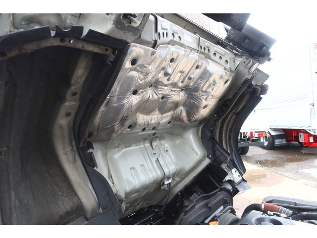 いすゞエルフ冷凍車（冷蔵車）小型（2t・3t）[写真21]