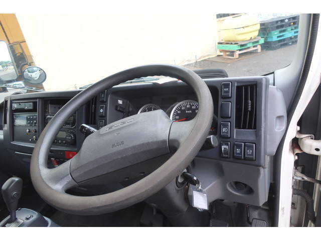 いすゞエルフ冷凍車（冷蔵車）小型（2t・3t）[写真24]