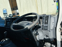 いすゞエルフ冷凍車（冷蔵車）小型（2t・3t）[写真29]