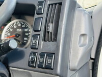 いすゞエルフ冷凍車（冷蔵車）小型（2t・3t）[写真31]