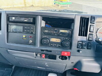 いすゞエルフ冷凍車（冷蔵車）小型（2t・3t）[写真34]