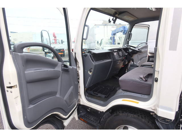 いすゞエルフ冷凍車（冷蔵車）小型（2t・3t）[写真34]