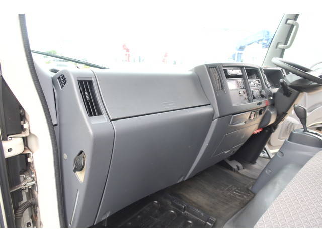 いすゞエルフ冷凍車（冷蔵車）小型（2t・3t）[写真35]