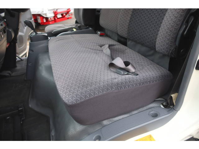 いすゞエルフ冷凍車（冷蔵車）小型（2t・3t）[写真36]