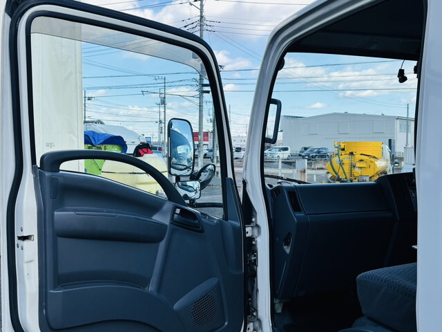 いすゞエルフ冷凍車（冷蔵車）小型（2t・3t）[写真36]