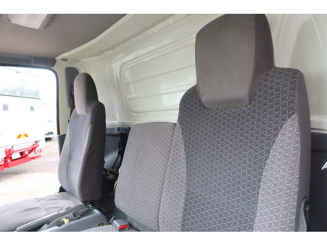 いすゞエルフ冷凍車（冷蔵車）小型（2t・3t）[写真37]