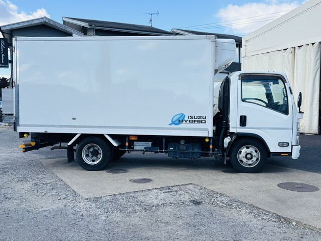 いすゞエルフ冷凍車（冷蔵車）小型（2t・3t）[写真05]