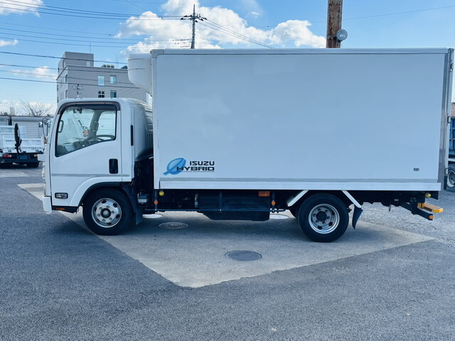 いすゞエルフ冷凍車（冷蔵車）小型（2t・3t）[写真07]