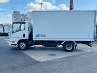 いすゞエルフ冷凍車（冷蔵車）小型（2t・3t）[写真08]