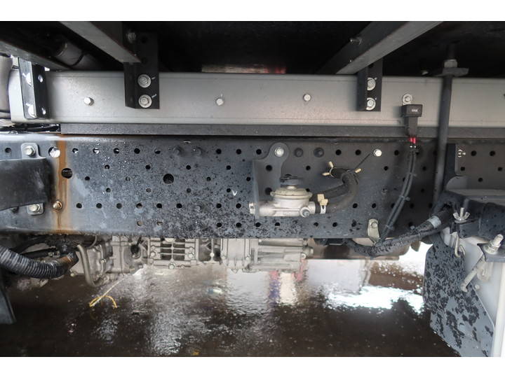 いすゞエルフ冷凍車（冷蔵車）小型（2t・3t）[写真15]