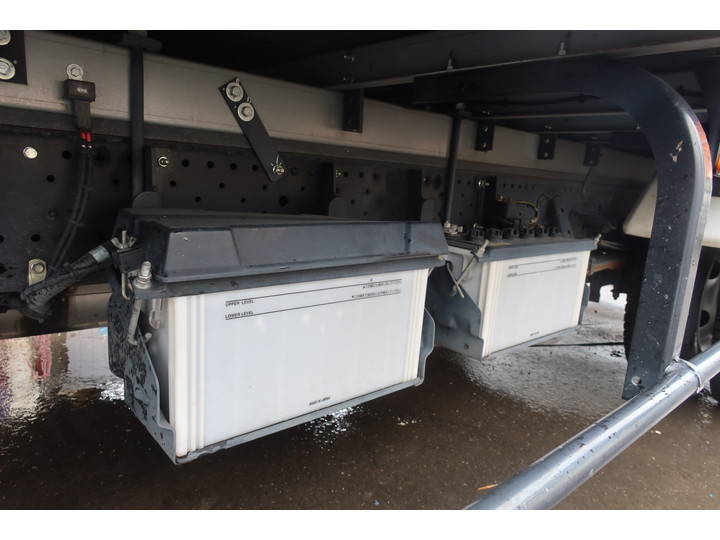 いすゞエルフ冷凍車（冷蔵車）小型（2t・3t）[写真16]