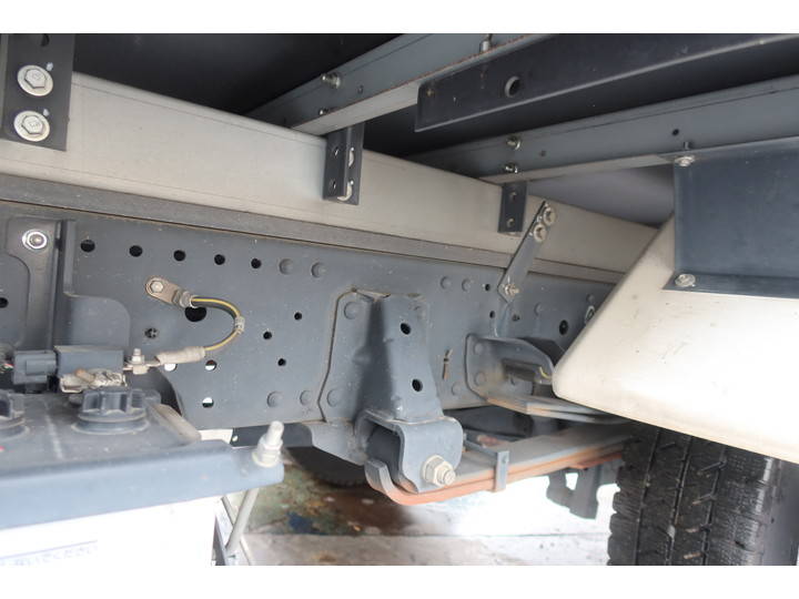 いすゞエルフ冷凍車（冷蔵車）小型（2t・3t）[写真17]