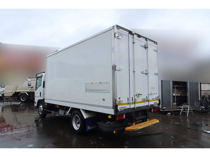 いすゞエルフ冷凍車（冷蔵車）小型（2t・3t）[写真02]