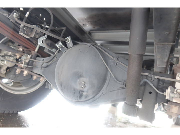 いすゞエルフ冷凍車（冷蔵車）小型（2t・3t）[写真20]