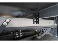 いすゞエルフ冷凍車（冷蔵車）小型（2t・3t）[写真23]