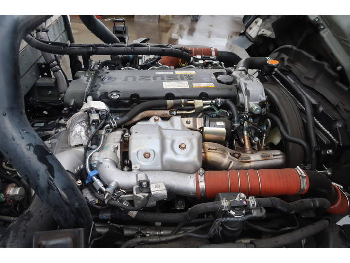 いすゞエルフ冷凍車（冷蔵車）小型（2t・3t）[写真24]