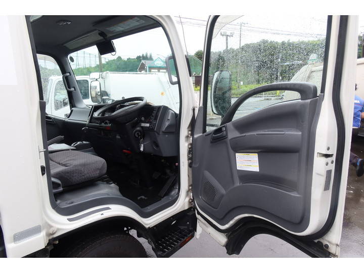 いすゞエルフ冷凍車（冷蔵車）小型（2t・3t）[写真25]