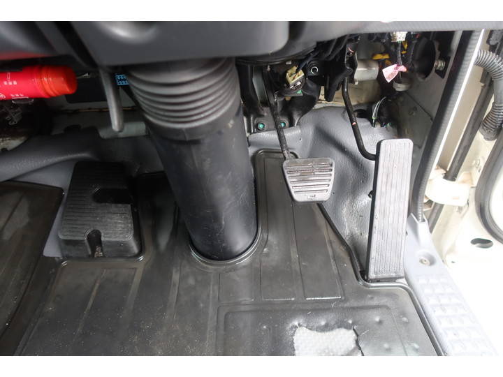 いすゞエルフ冷凍車（冷蔵車）小型（2t・3t）[写真27]