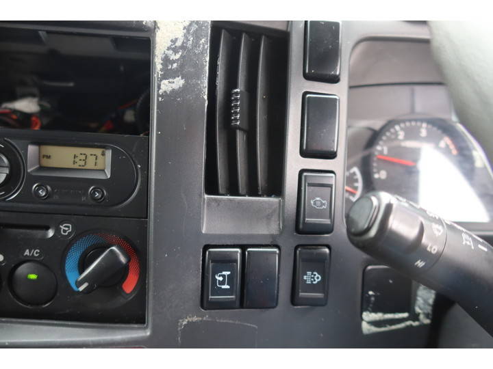 いすゞエルフ冷凍車（冷蔵車）小型（2t・3t）[写真31]