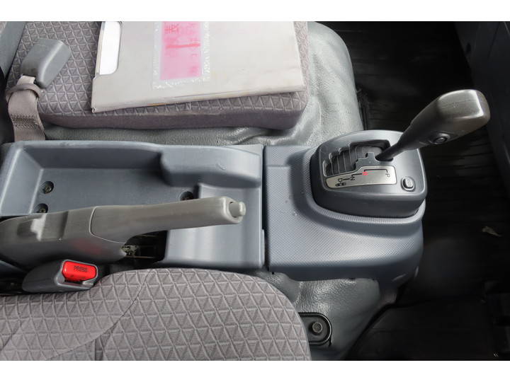 いすゞエルフ冷凍車（冷蔵車）小型（2t・3t）[写真33]