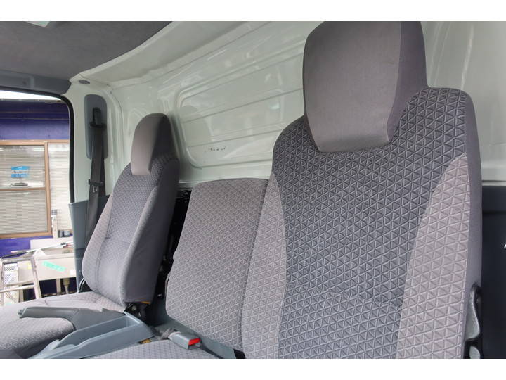 いすゞエルフ冷凍車（冷蔵車）小型（2t・3t）[写真38]