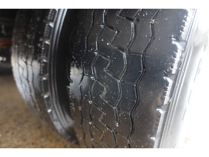 いすゞエルフ冷凍車（冷蔵車）小型（2t・3t）[写真14]