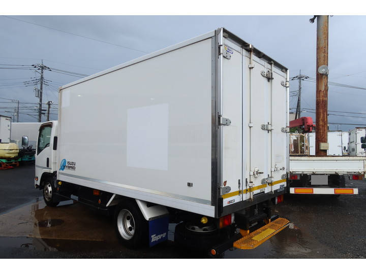 いすゞエルフ冷凍車（冷蔵車）小型（2t・3t）[写真02]