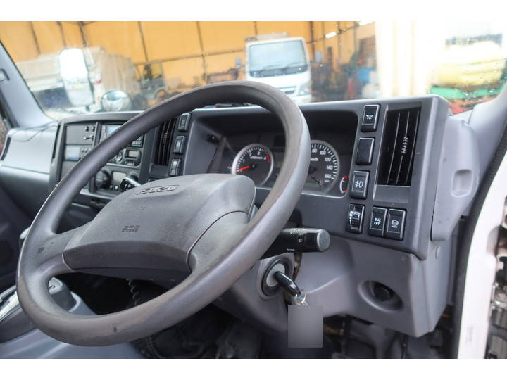 いすゞエルフ冷凍車（冷蔵車）小型（2t・3t）[写真25]