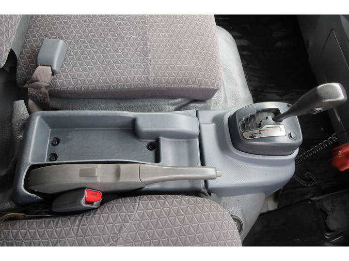 いすゞエルフ冷凍車（冷蔵車）小型（2t・3t）[写真30]