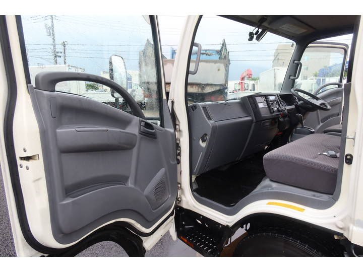 いすゞエルフ冷凍車（冷蔵車）小型（2t・3t）[写真36]