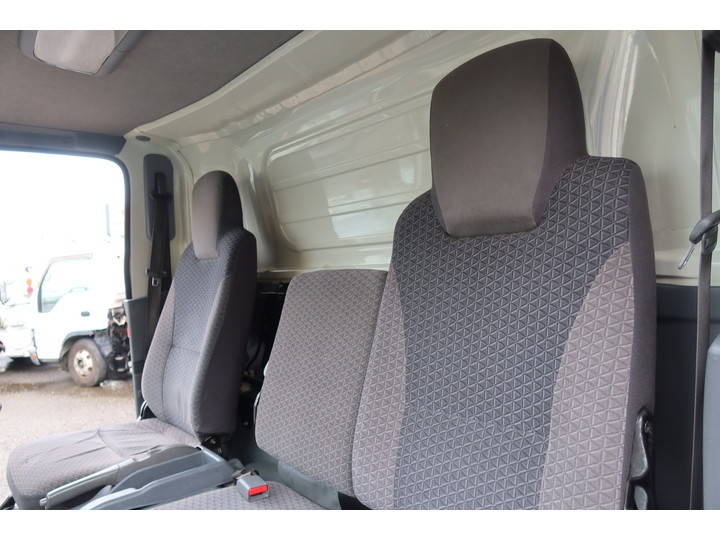 いすゞエルフ冷凍車（冷蔵車）小型（2t・3t）[写真38]