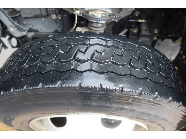 いすゞエルフ冷凍車（冷蔵車）小型（2t・3t）[写真09]