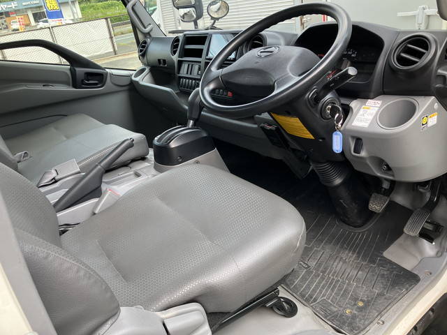 日野デュトロアルミバン小型（2t・3t）[写真36]