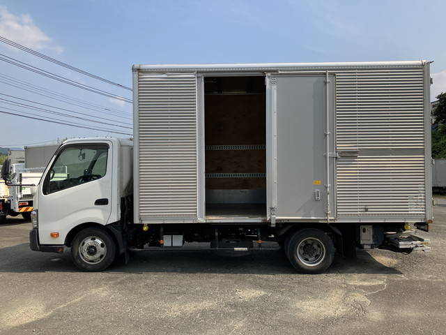 日野デュトロアルミバン小型（2t・3t）[写真06]