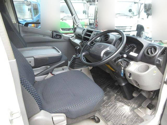 日野デュトロ冷凍車（冷蔵車）小型（2t・3t）[写真33]